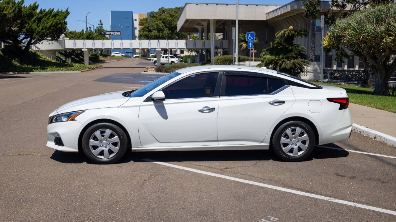2020 Nissan Altima 2.5 S Image 10 of 30