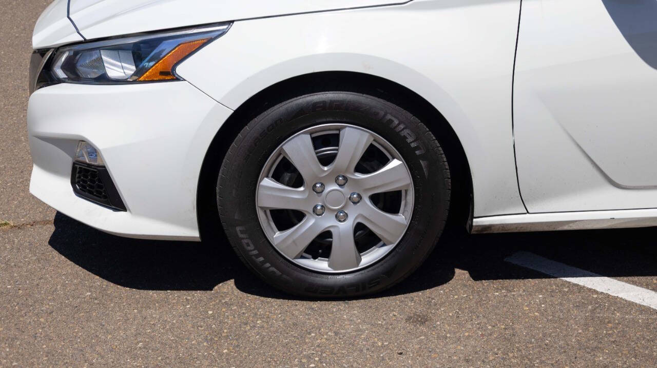 2020 Nissan Altima 2.5 S Image 12 of 30