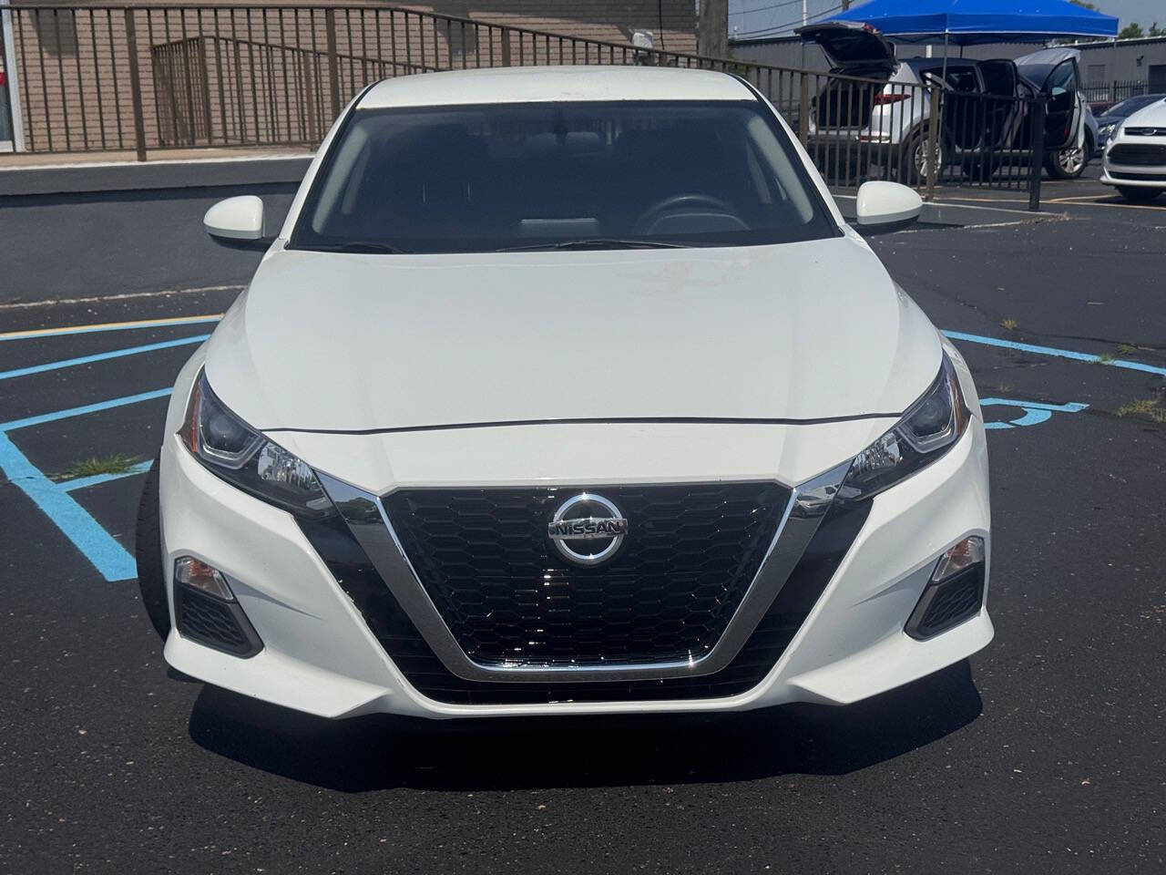 2020 Nissan Altima 2.5 S Image 2 of 29