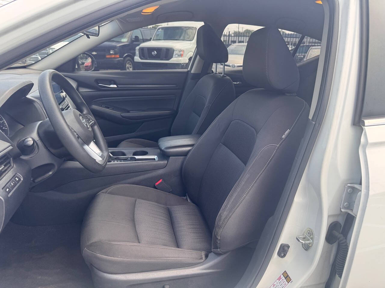 2020 Nissan Altima 2.5 S Image 9 of 29