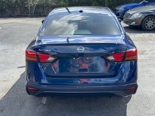 Vehicle image 10 of 41