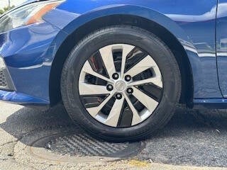 Vehicle image 15 of 41