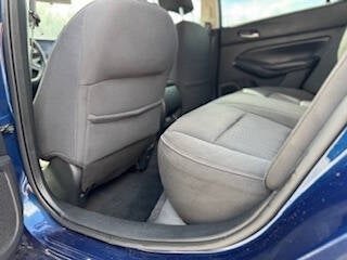 Vehicle image 21 of 41
