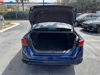 Vehicle image 16 of 41