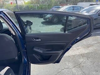 Vehicle image 25 of 41