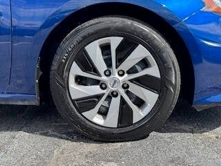 Vehicle image 14 of 41