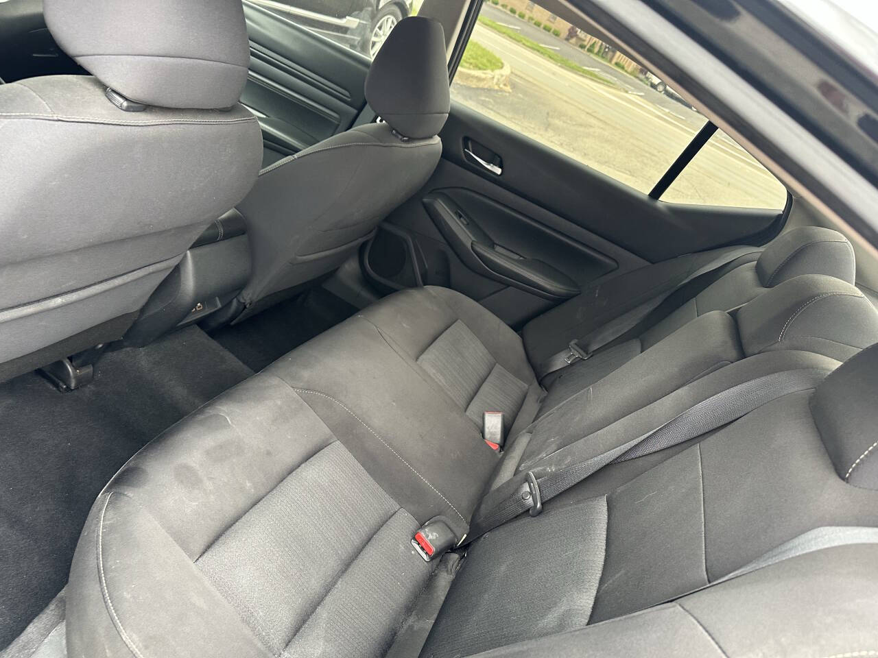 Vehicle image 17 of 24