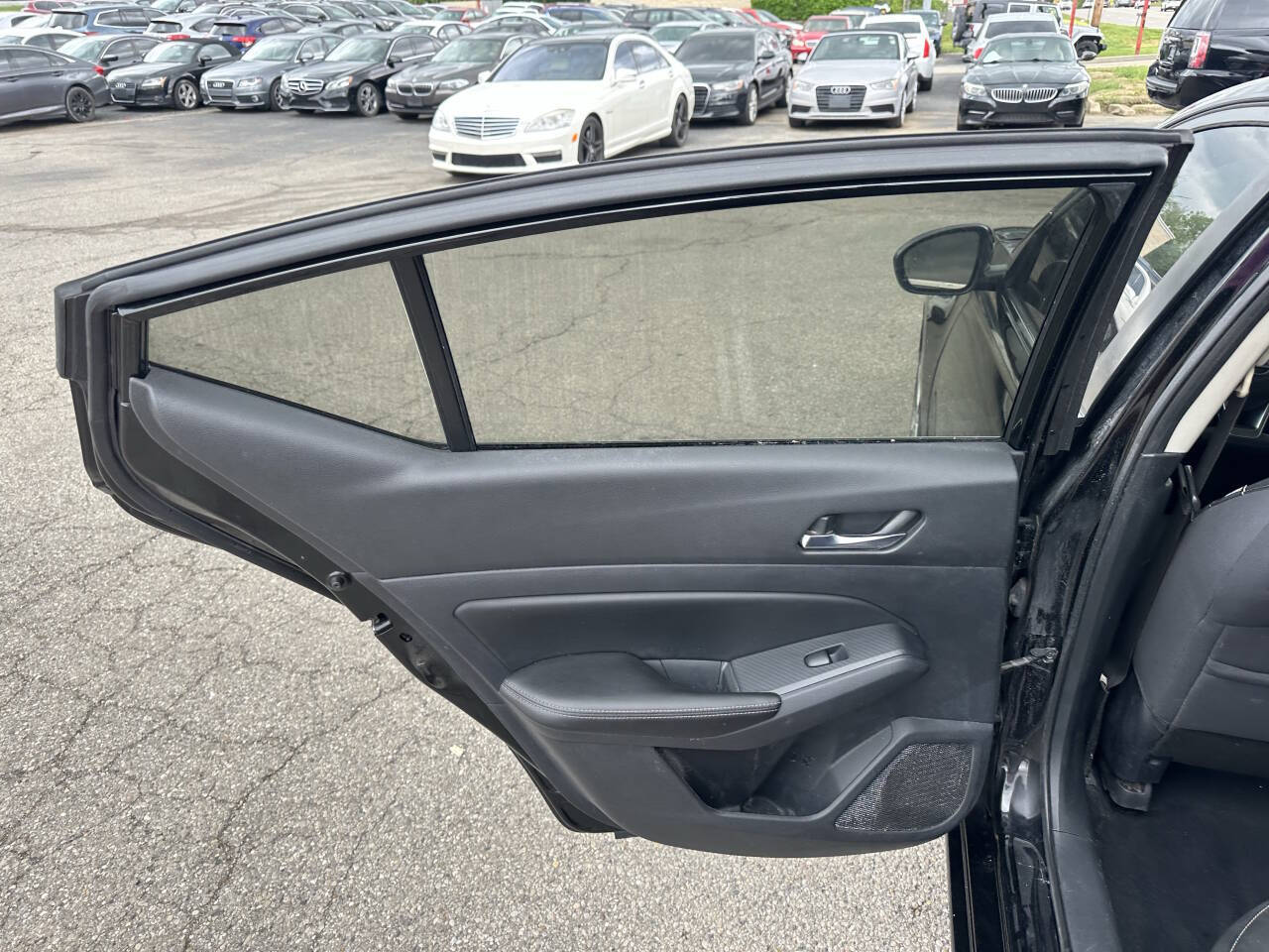 Vehicle image 16 of 24