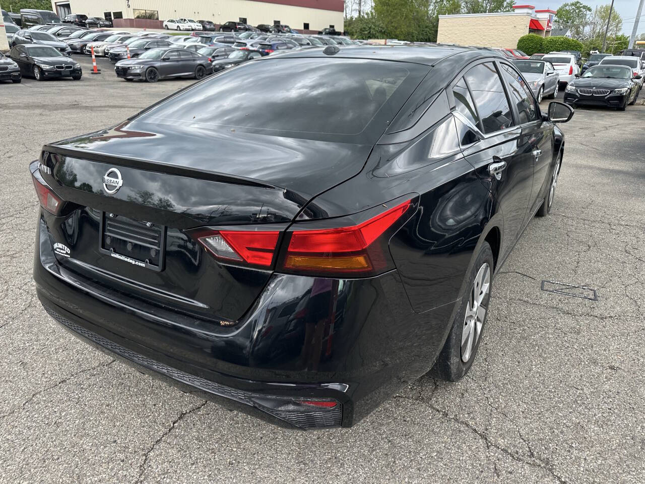 Vehicle image 8 of 24
