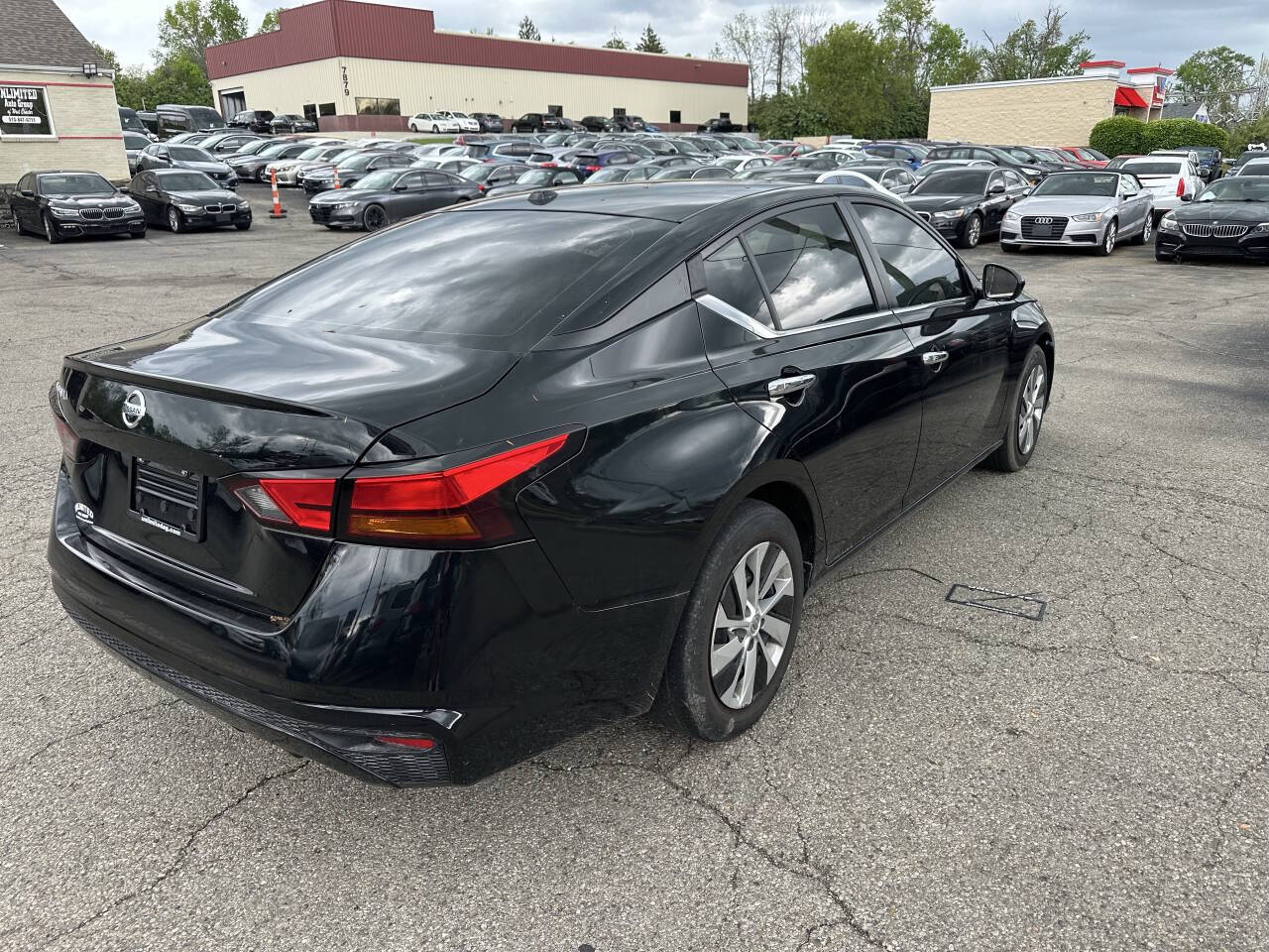 Vehicle image 7 of 24