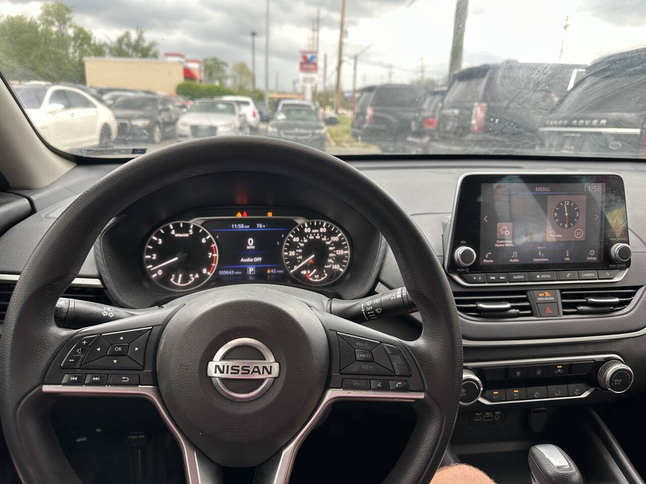 Vehicle image 22 of 24