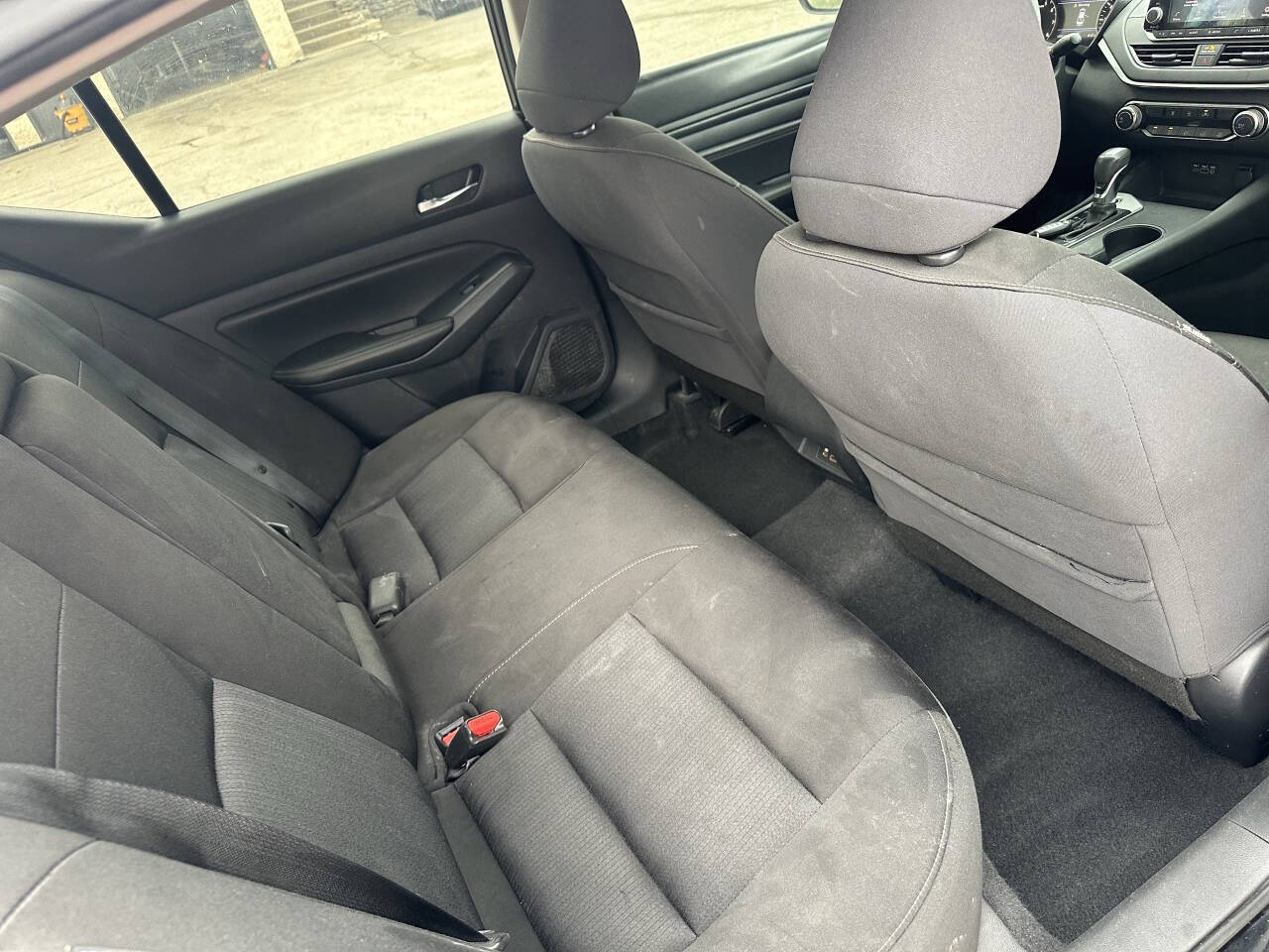 Vehicle image 18 of 24