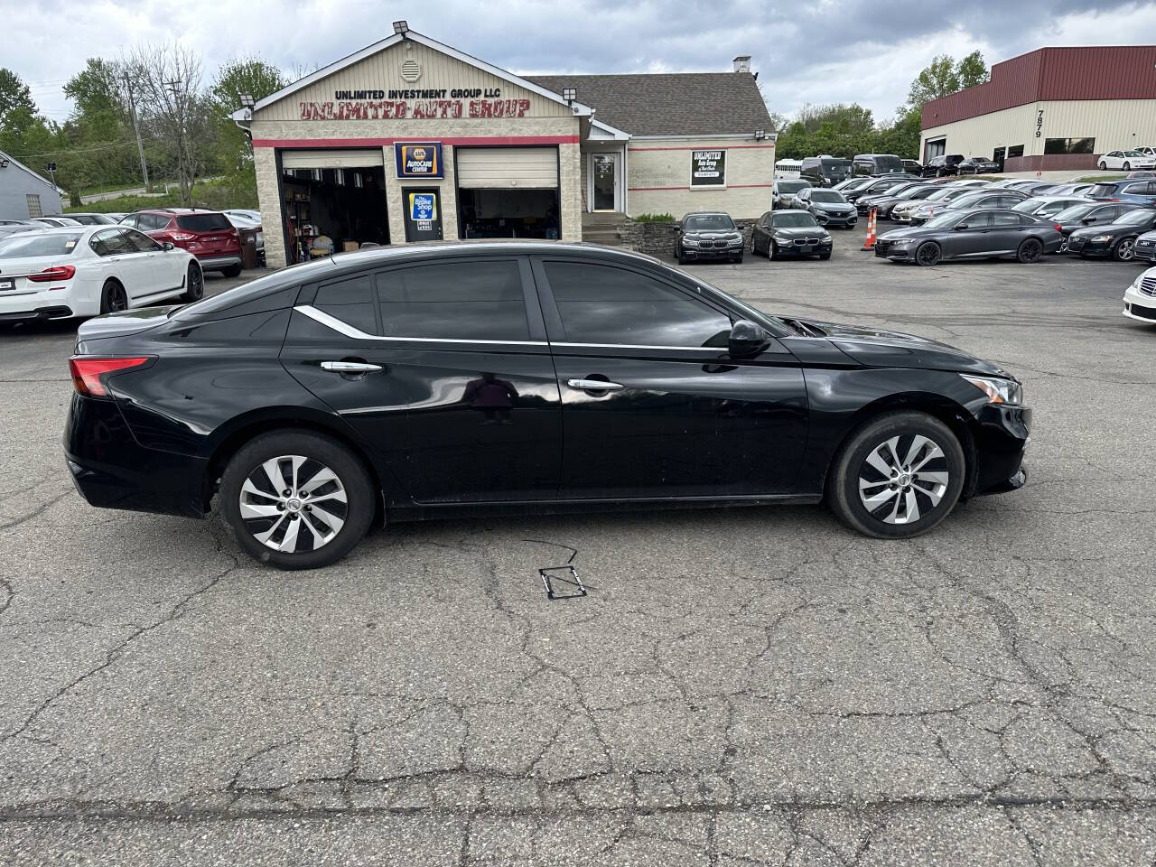 Vehicle image 6 of 24