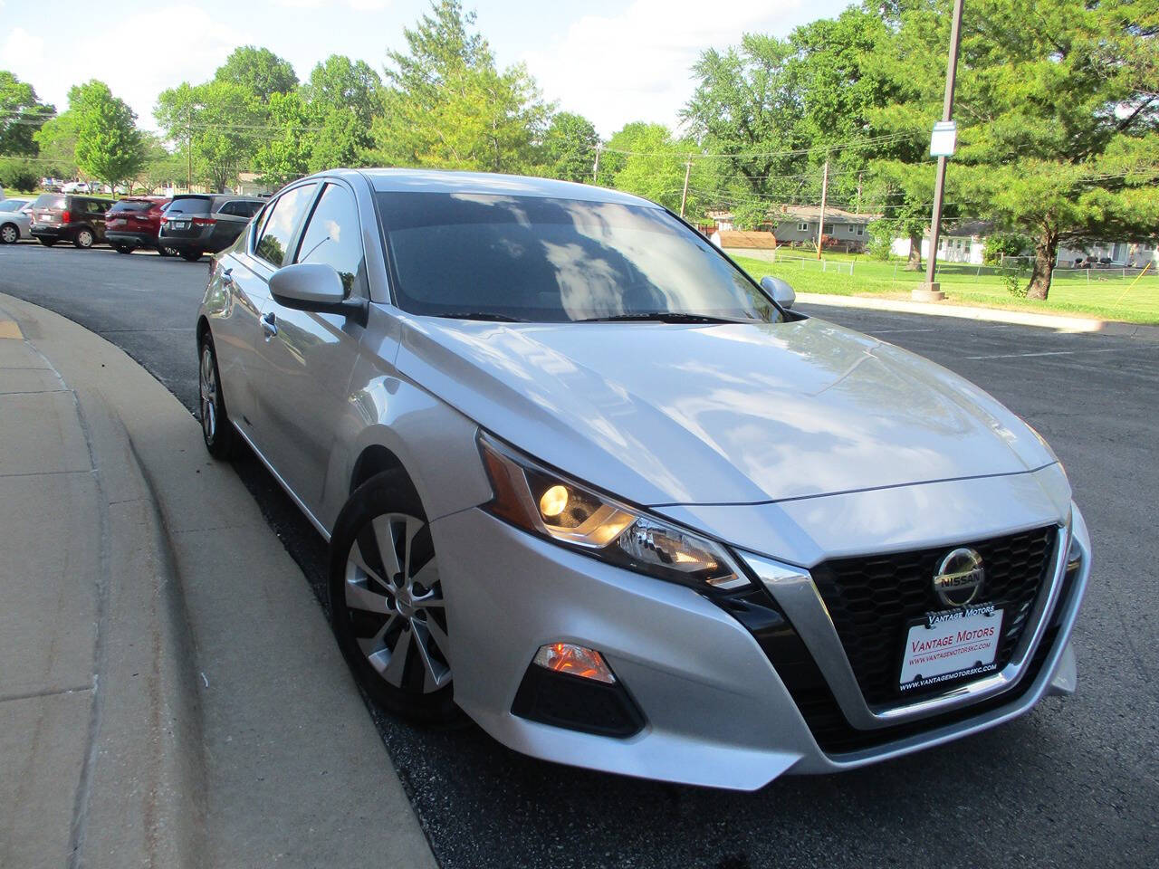 2020 Nissan Altima 2.5 S Image 4 of 25