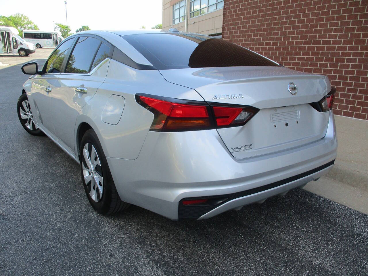 2020 Nissan Altima 2.5 S Image 7 of 25