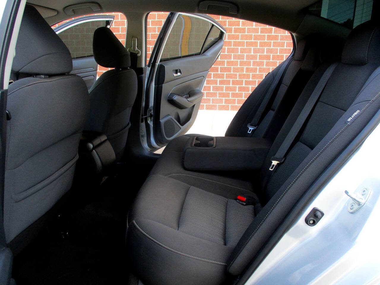 2020 Nissan Altima 2.5 S Image 11 of 25