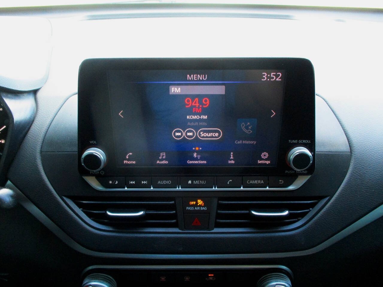 2020 Nissan Altima 2.5 S Image 19 of 25