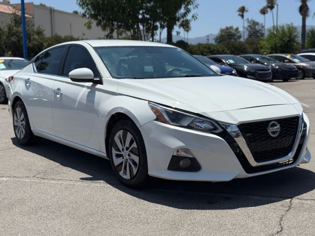 2020 Nissan Altima 2.5 S Image 3 of 17