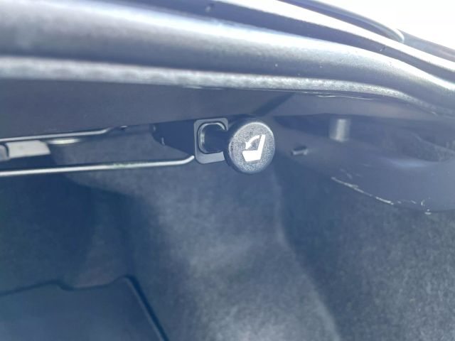 Vehicle image 23 of 86