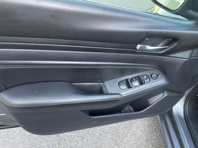 Vehicle image 38 of 86