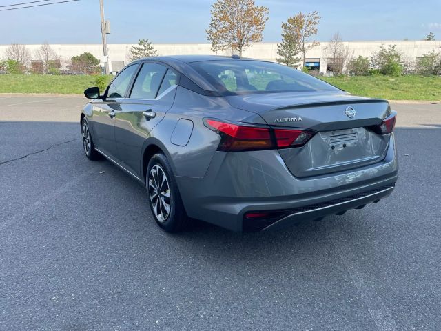 Vehicle image 17 of 86