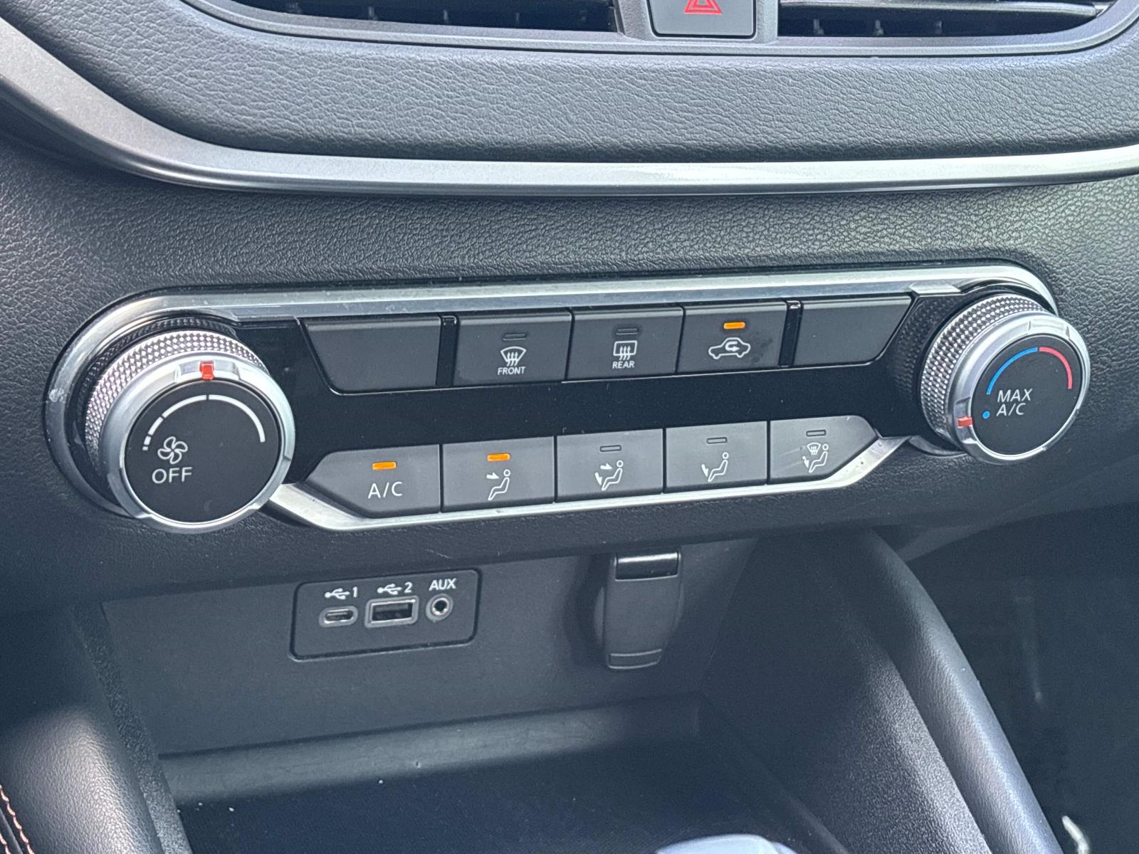 Vehicle image 14 of 30
