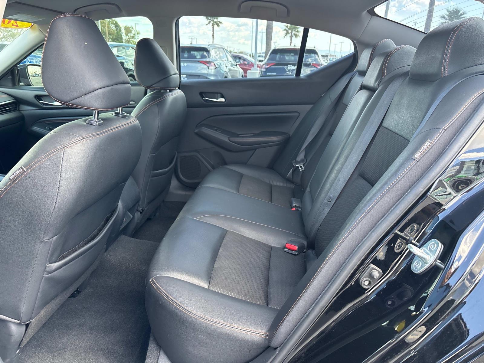 Vehicle image 27 of 30