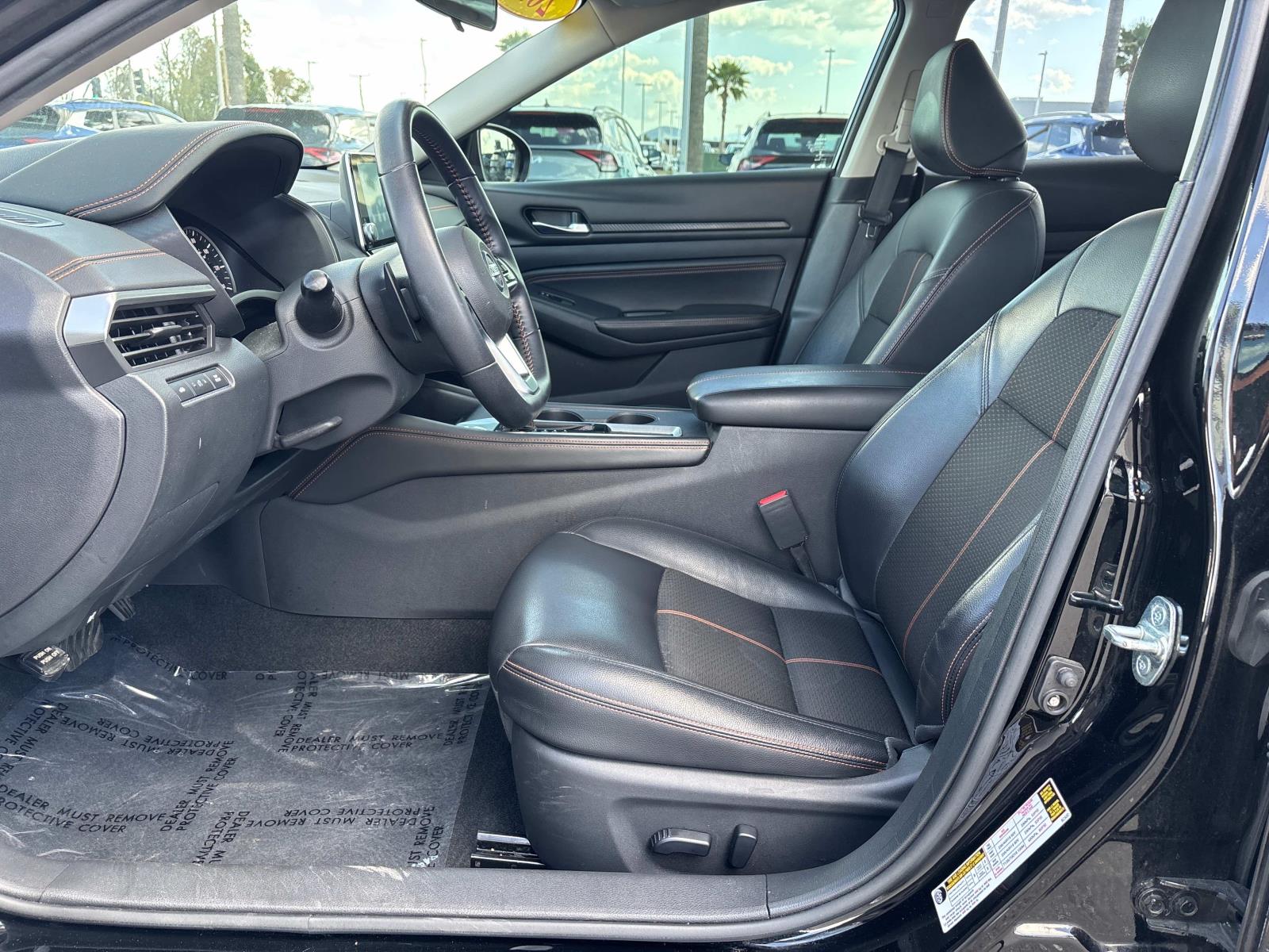 Vehicle image 23 of 30