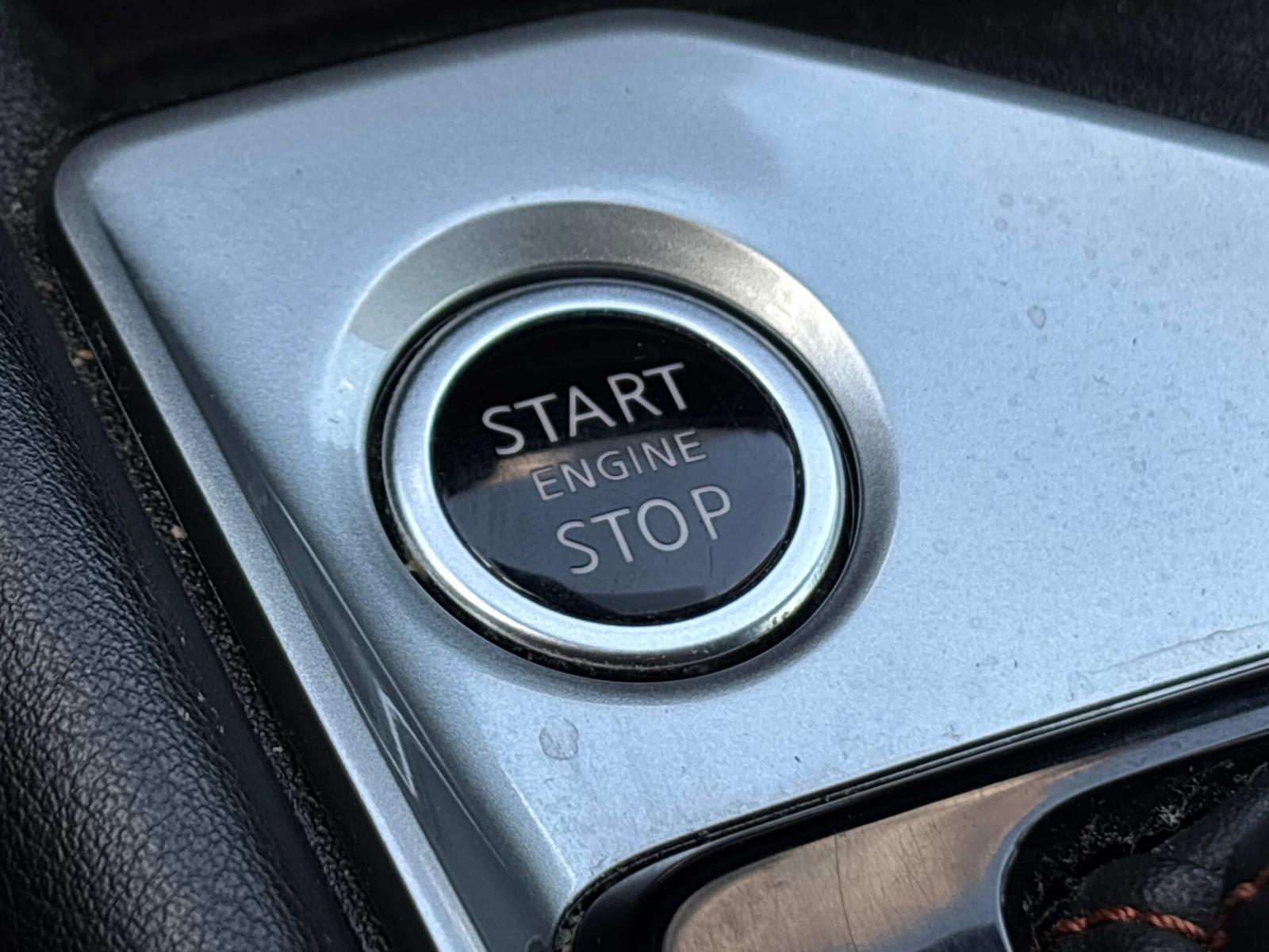 Vehicle image 17 of 30