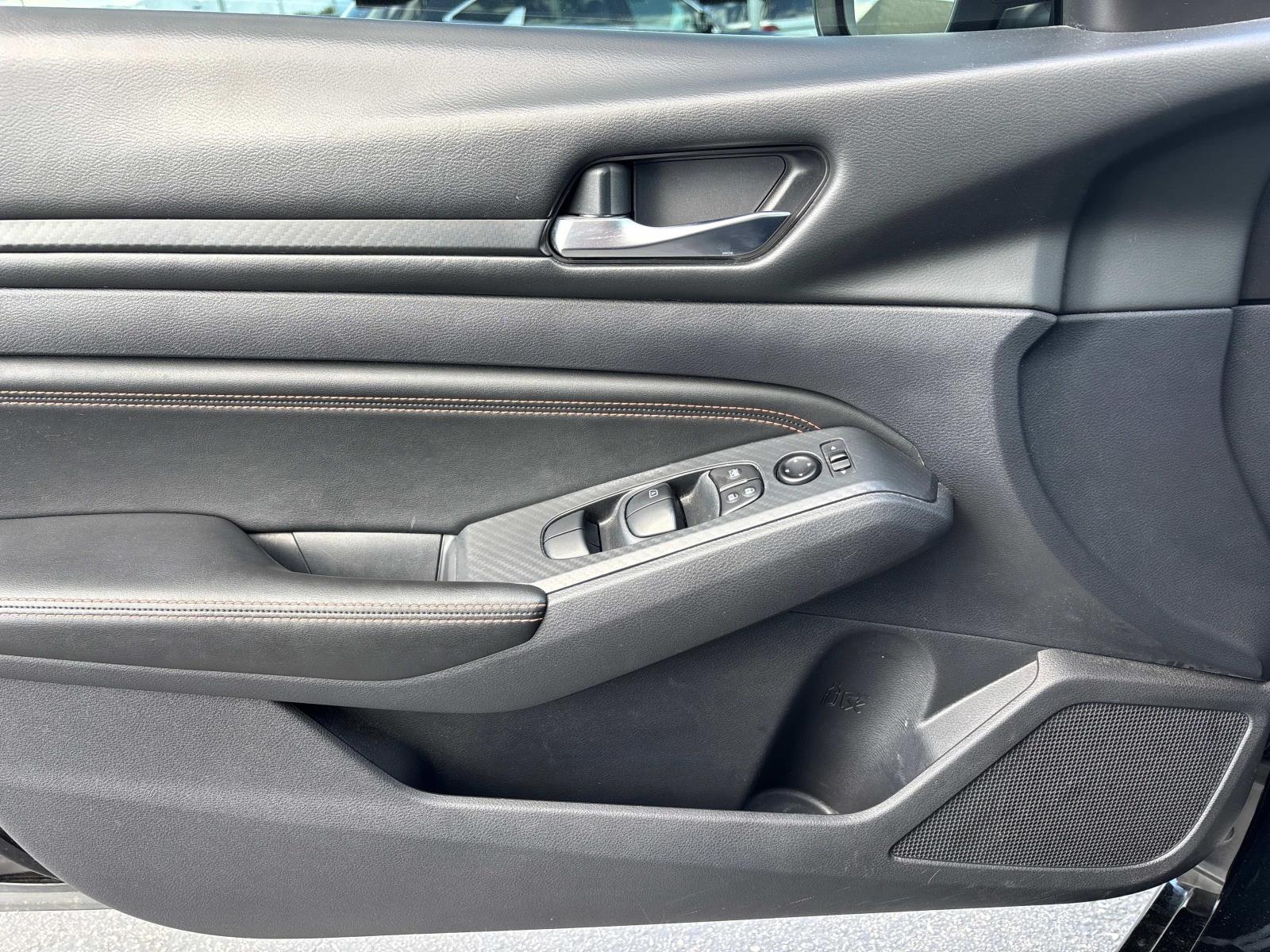 Vehicle image 20 of 30