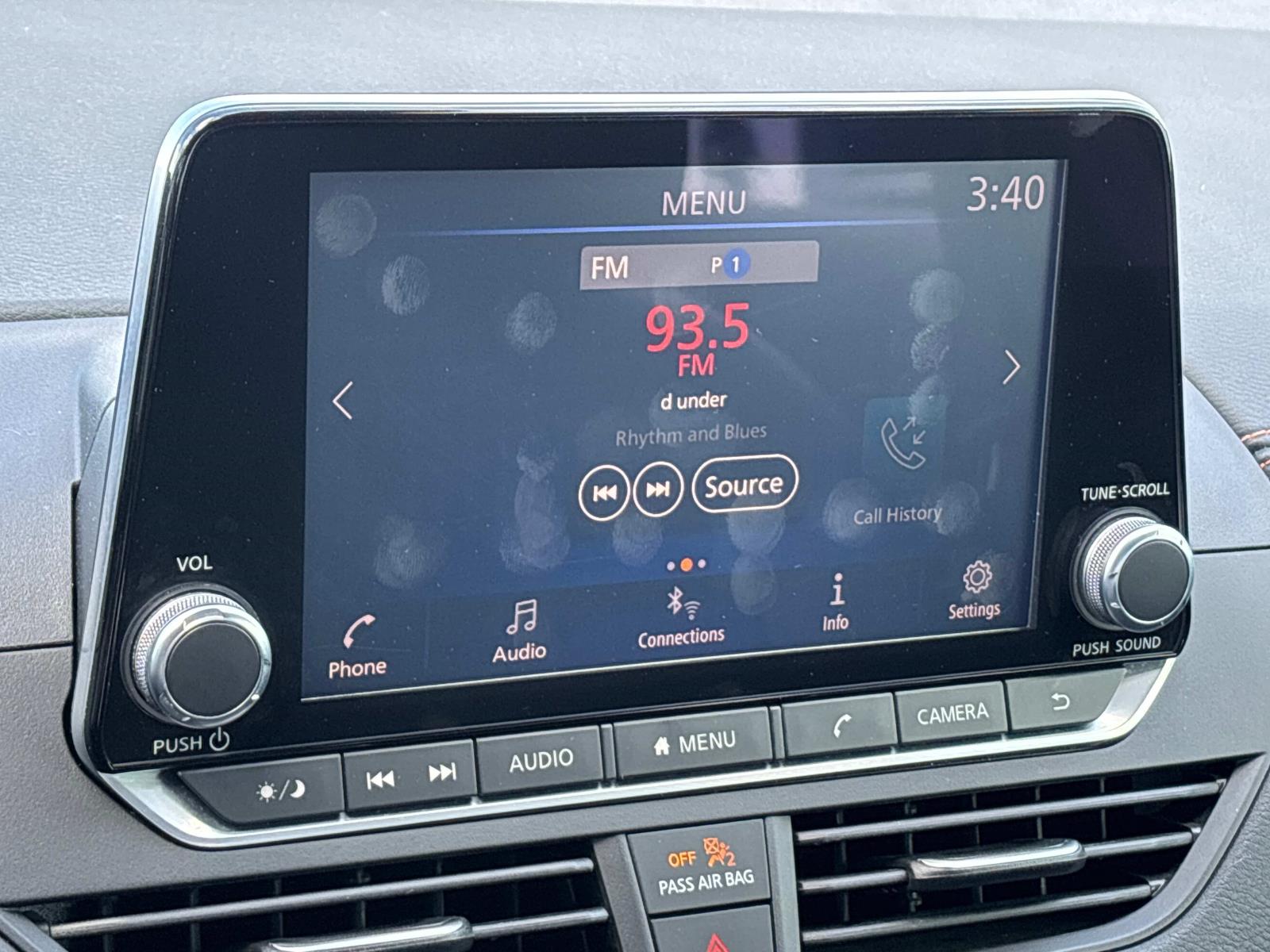 Vehicle image 11 of 30