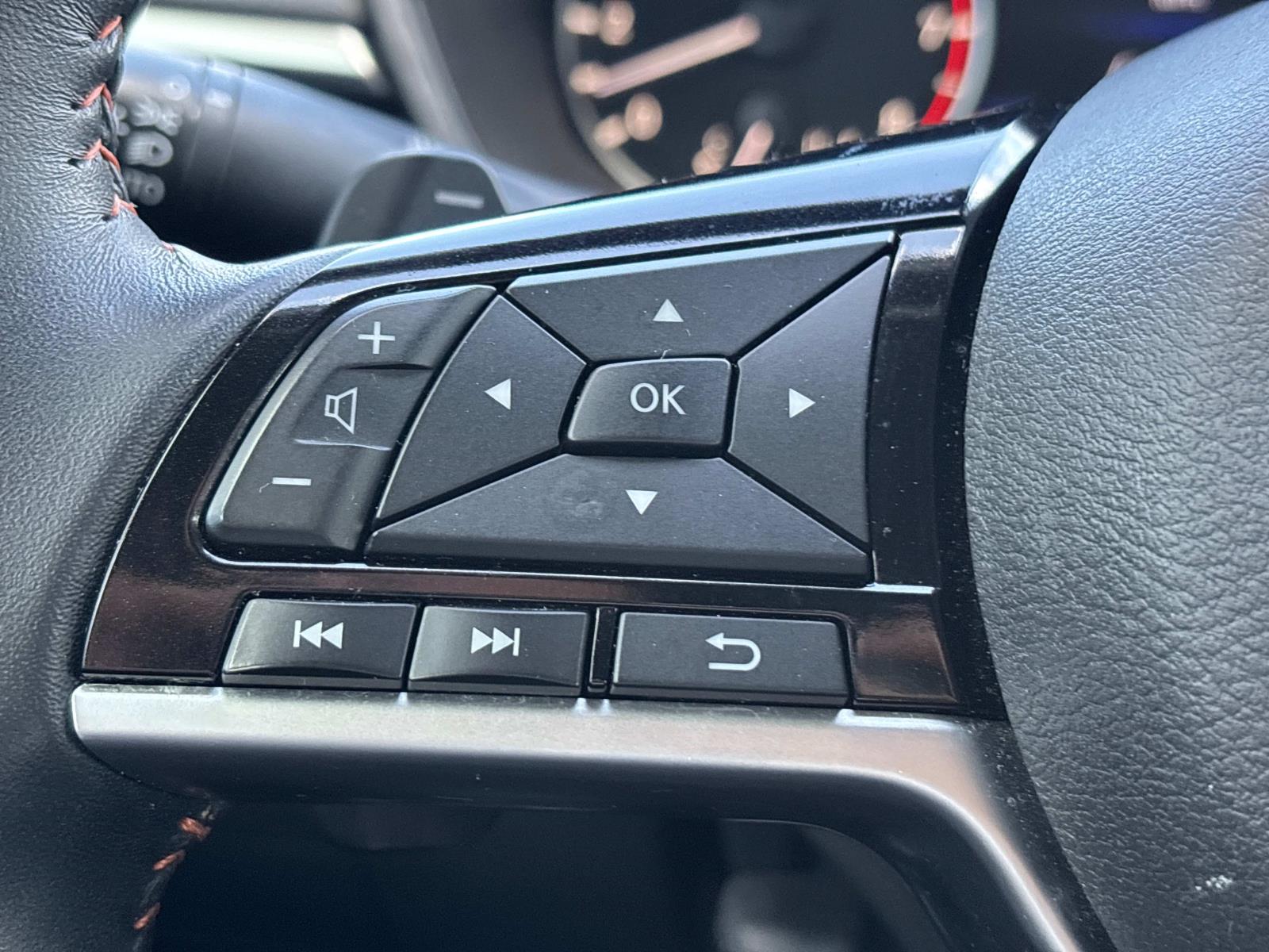 Vehicle image 8 of 30