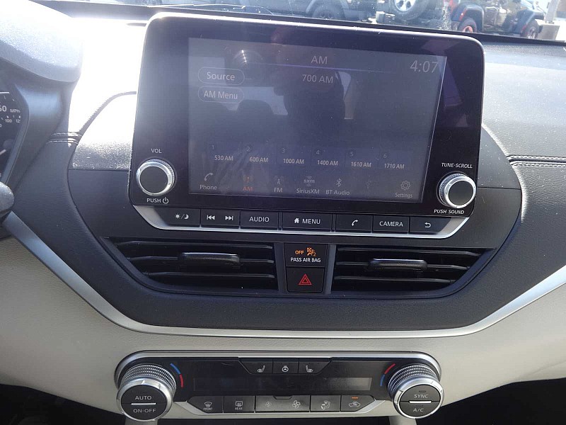 Vehicle image 14 of 23
