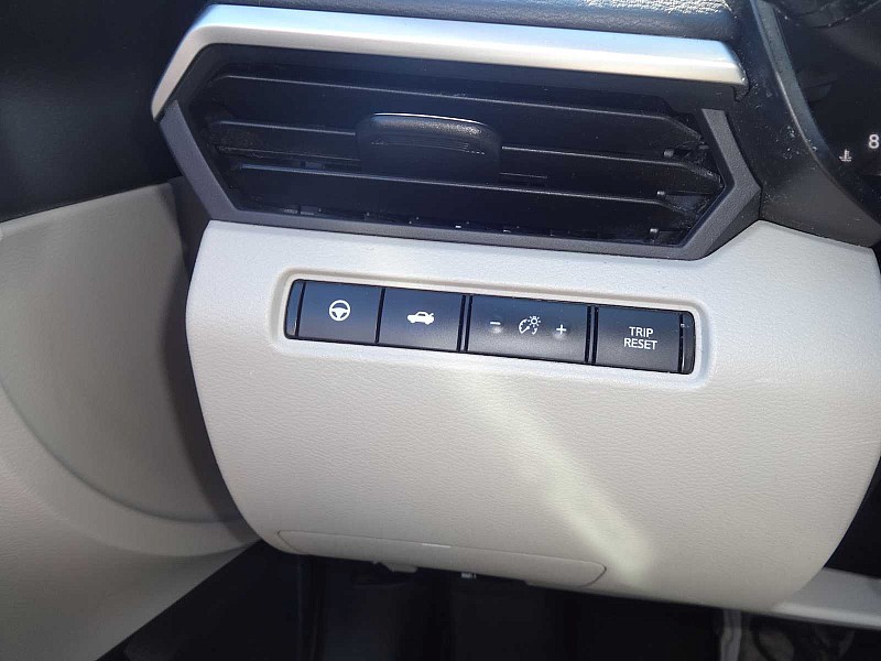 Vehicle image 22 of 23