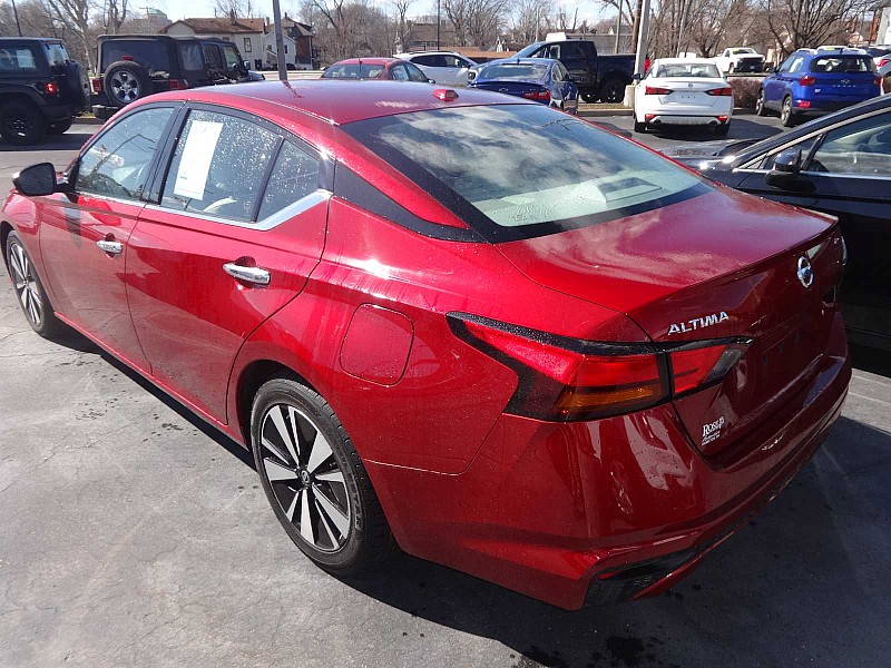 Vehicle image 5 of 23