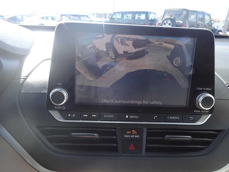 Vehicle image 20 of 23