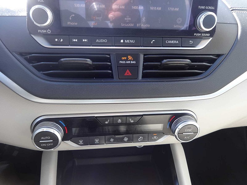 Vehicle image 15 of 23