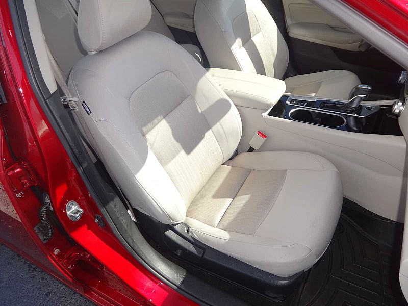 Vehicle image 8 of 23