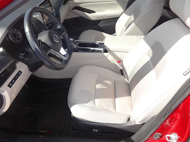 Vehicle image 12 of 23
