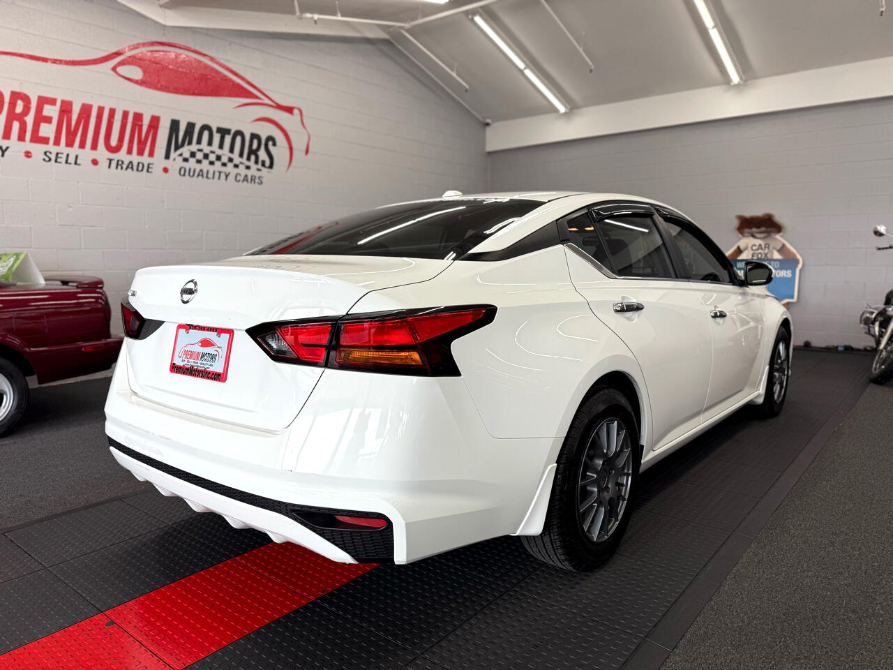 2020 Nissan Altima 2.5 S Image 6 of 34