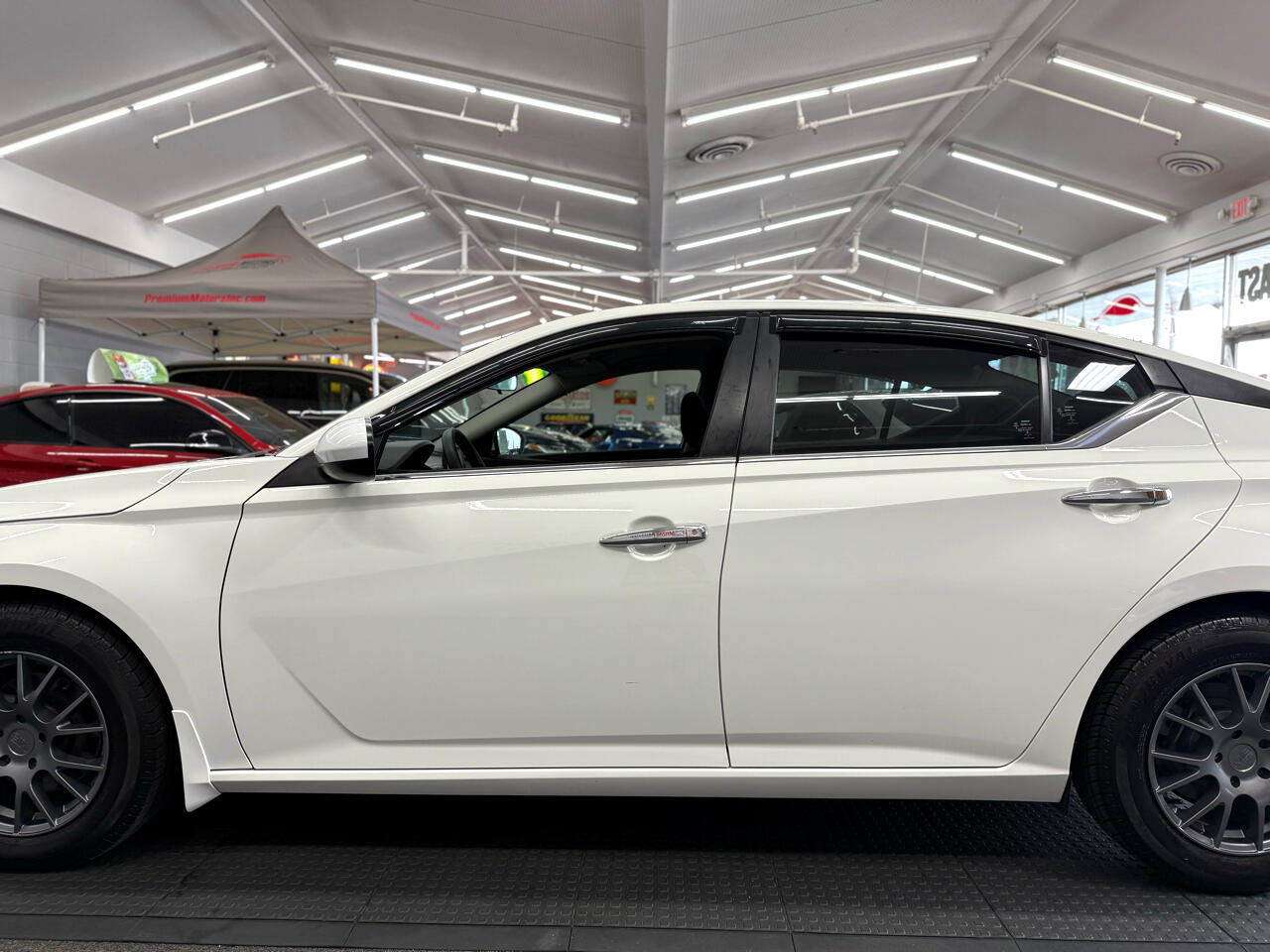 2020 Nissan Altima 2.5 S Image 11 of 34