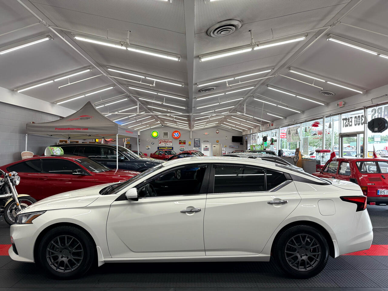 2020 Nissan Altima 2.5 S Image 12 of 34