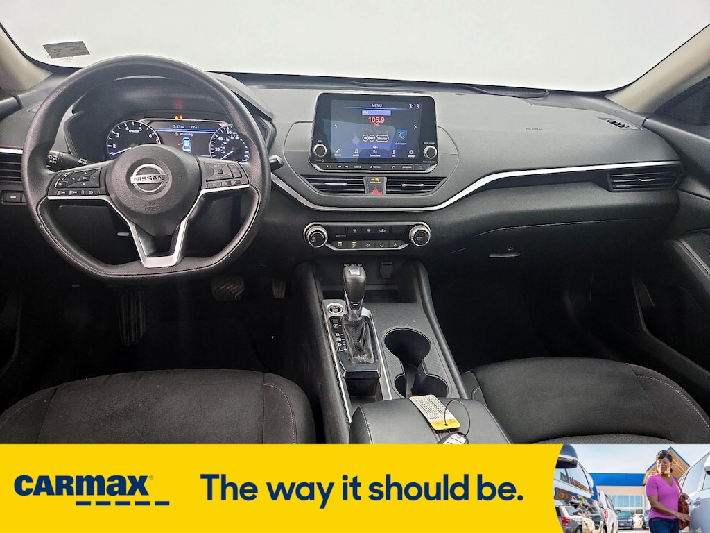 Vehicle image 13 of 27