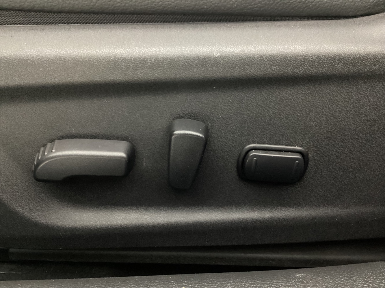 Vehicle image 38 of 49
