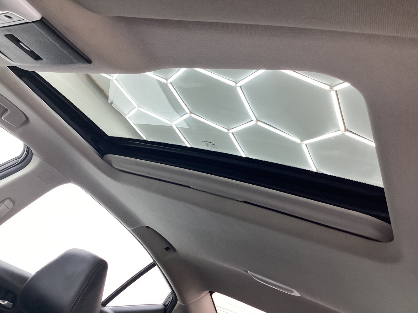 Vehicle image 41 of 49