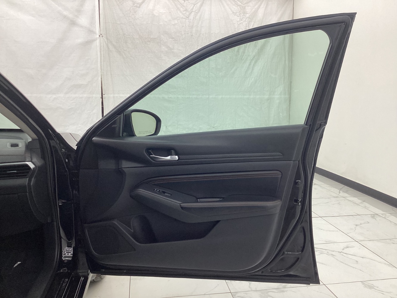 Vehicle image 22 of 49