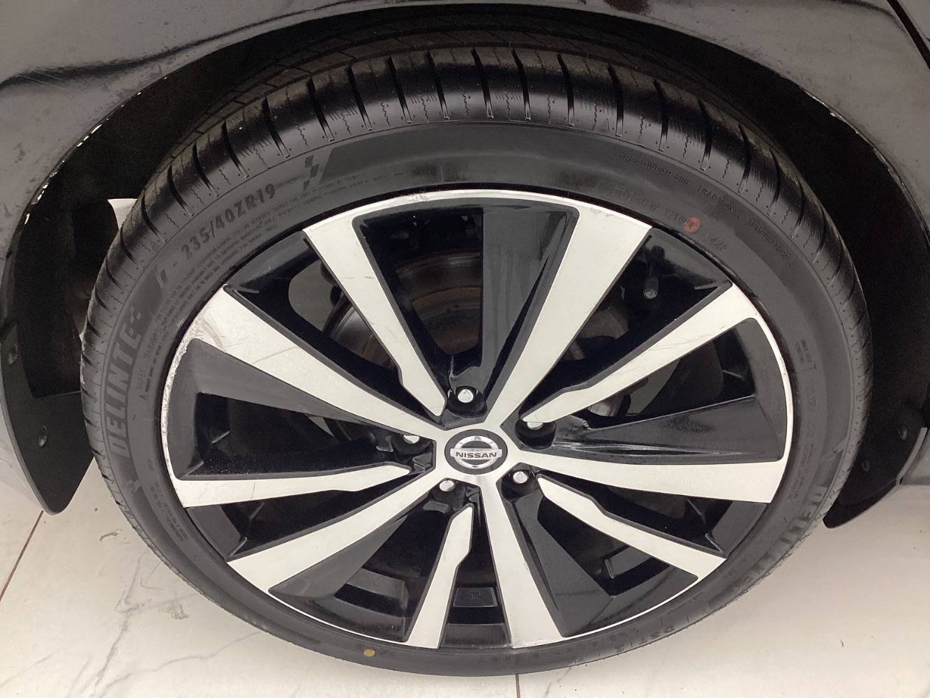 Vehicle image 47 of 49