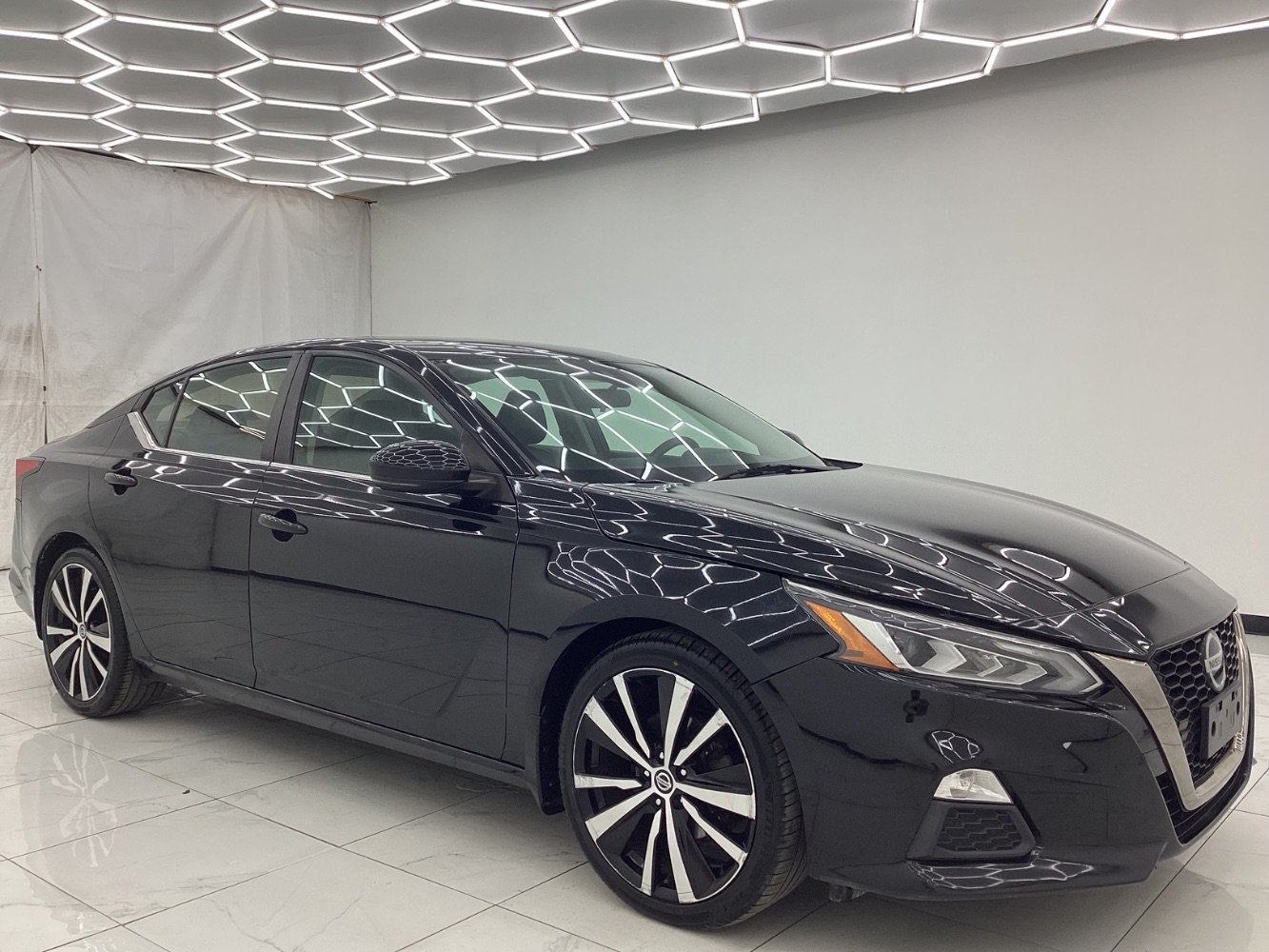 Vehicle image 11 of 49