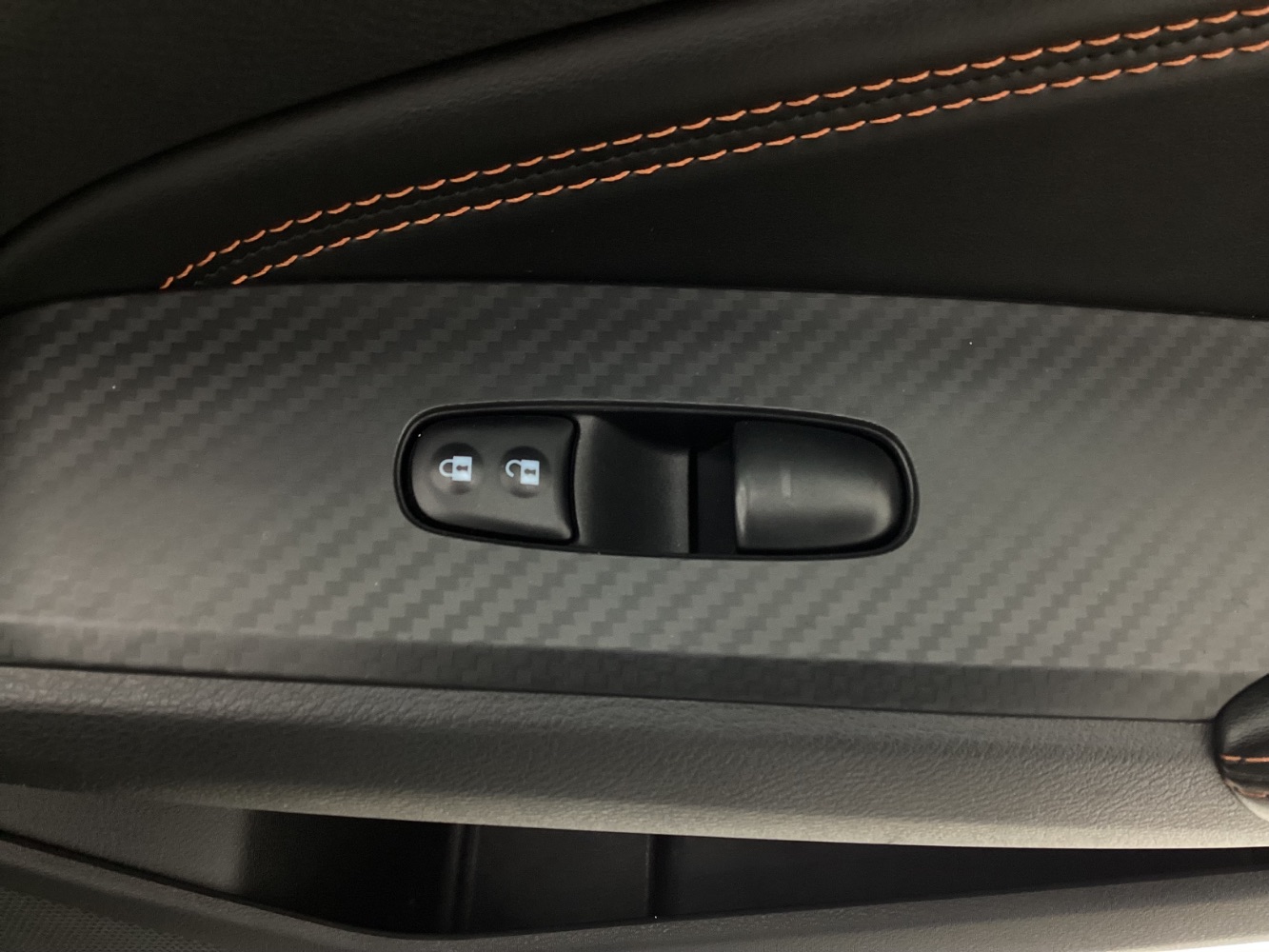 Vehicle image 39 of 49
