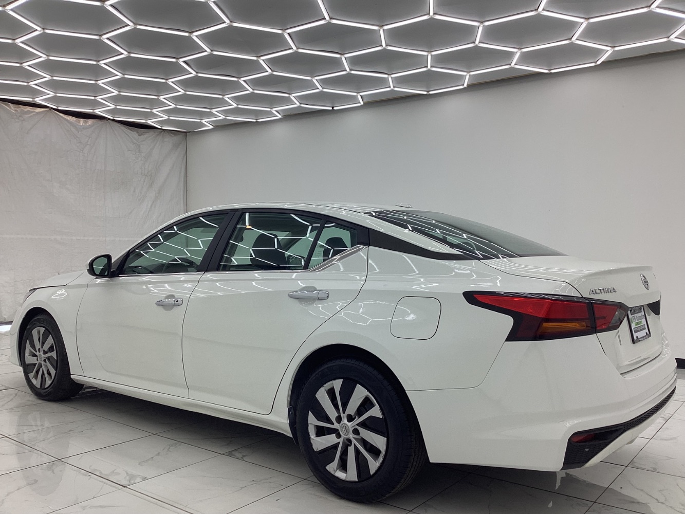 Vehicle image 11 of 47